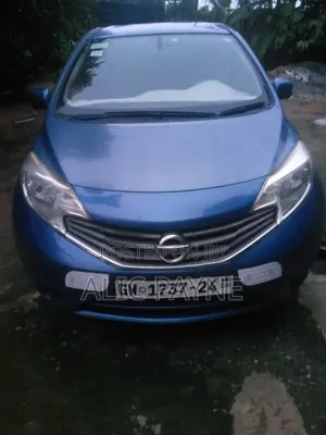 Nissan Versa 1.6 SV 4dr Sedan (1.6L 4cyl CVT) 2015 Blue