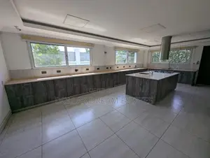 6bdrm Mansion in Airport Residential Area for sale
