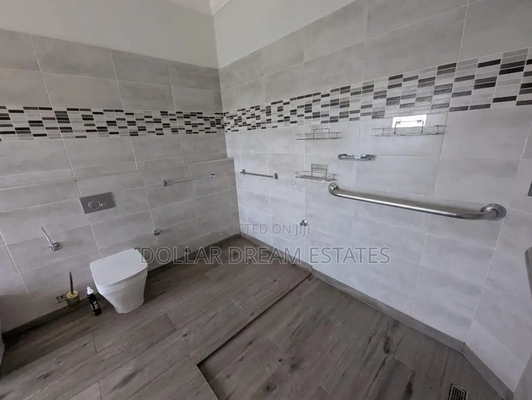 6bdrm Mansion in Airport Residential Area for sale