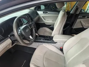 Hyundai Sonata SE 2018 Brown