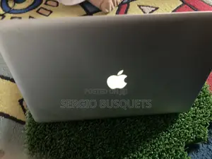 Laptop Apple MacBook Pro 2010 6GB Intel Core i5 HDD+SSD 500GB