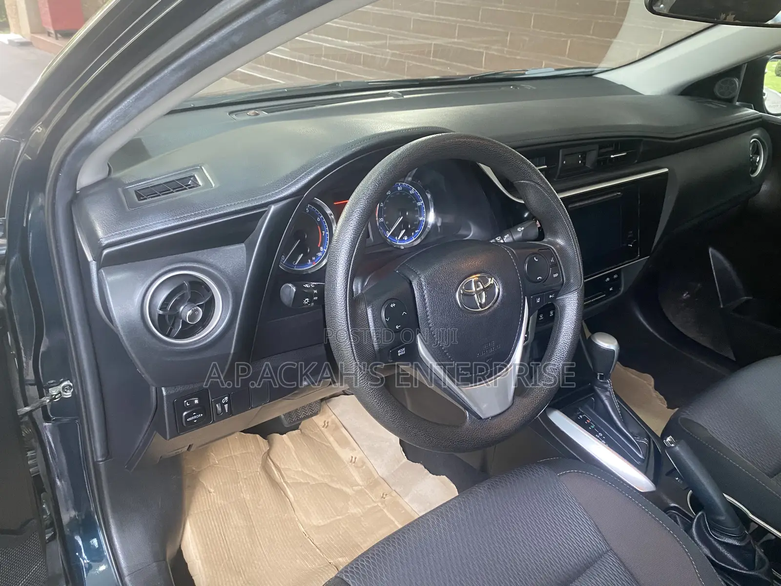 Toyota Corolla LE Eco (1.8L 4cyl 2A) 2019 Blue