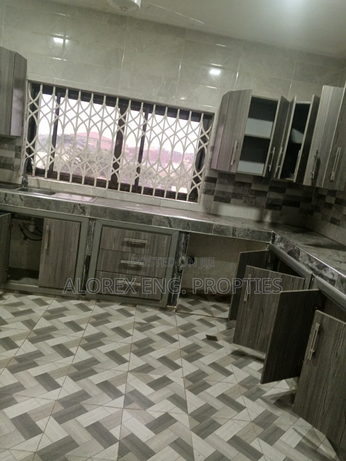 3bdrm Apartment in Adenta Fafraha, Frafraha for rent