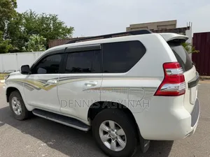 Toyota Land Cruiser Prado 2017 White