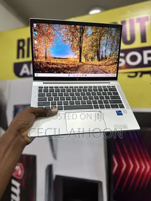 Laptop HP EliteBook 830 G8 16GB Intel Core i7 SSD 256GB