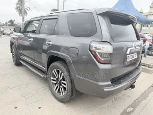 Toyota 4-Runner Limited 4dr 4x4 (4.0L 6cyl 5A) 2017 Gray