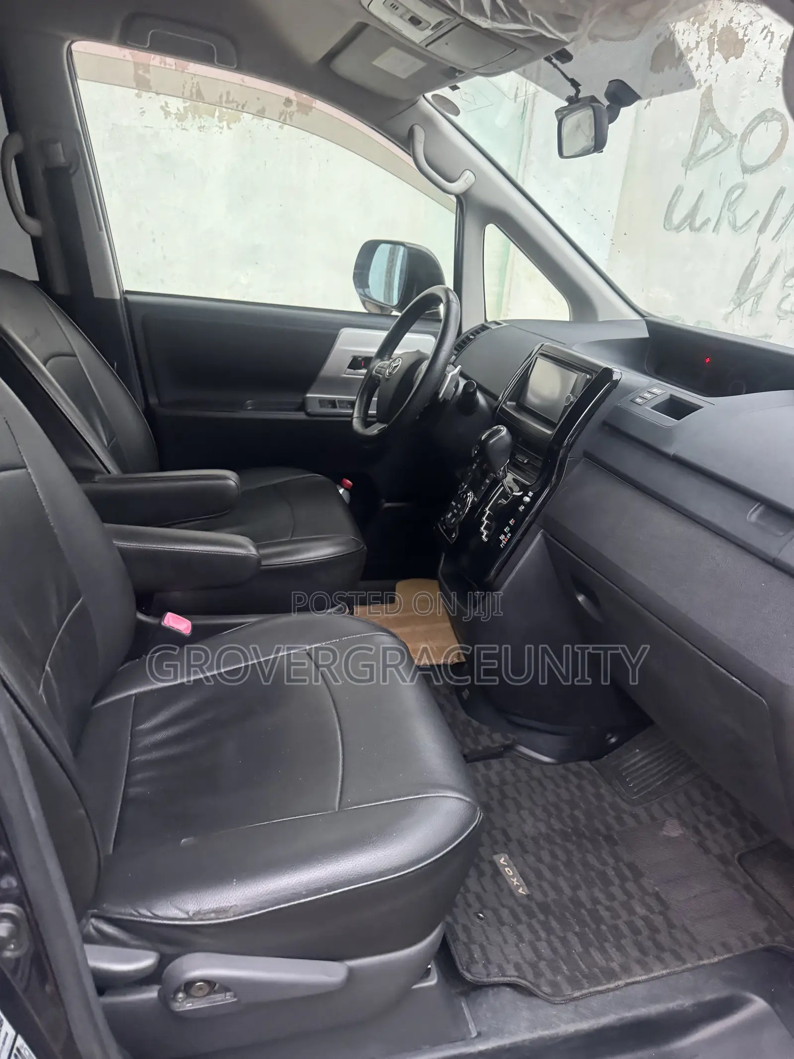 Toyota Voxy V 2WD 7-Seater 2013 Black