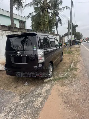 Toyota Voxy V 2WD 7-Seater 2013 Black