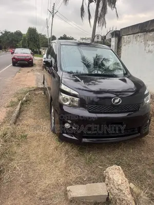 Toyota Voxy V 2WD 7-Seater 2013 Black