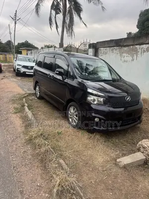 Toyota Voxy V 2WD 7-Seater 2013 Black