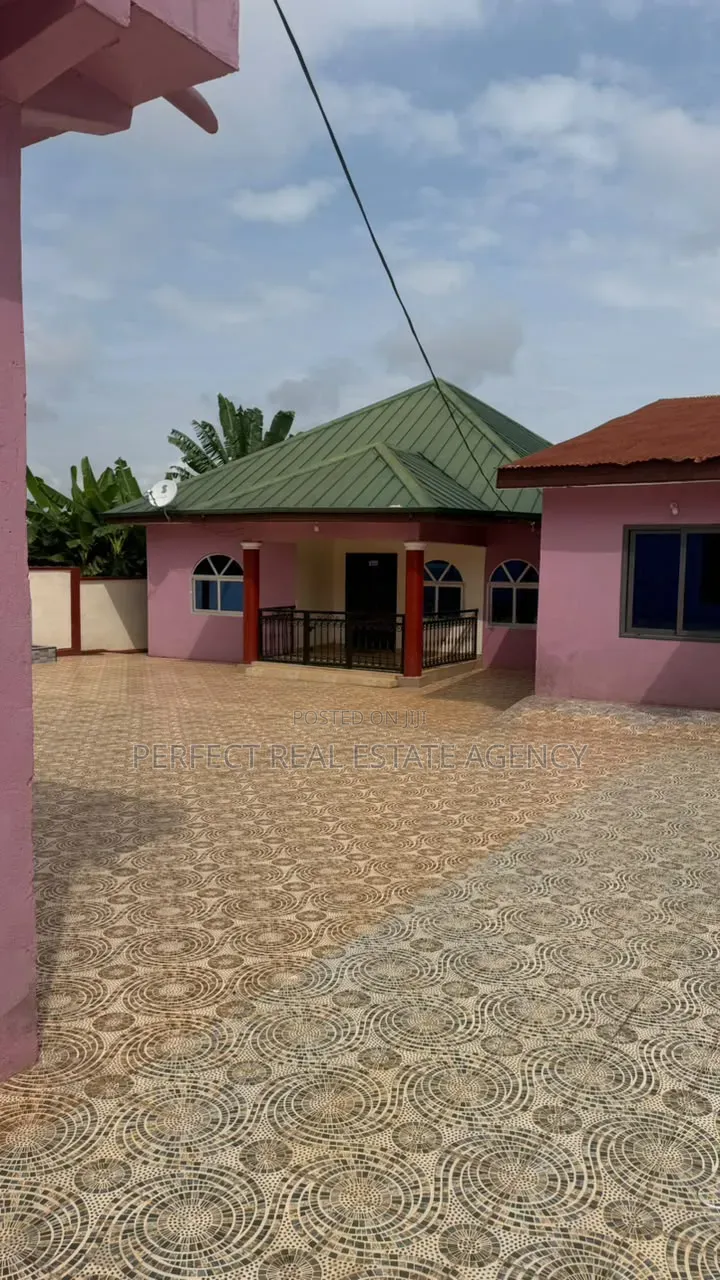 2bdrm Apartment in Abuakwa Dkc, Kumasi Metropolitan for rent