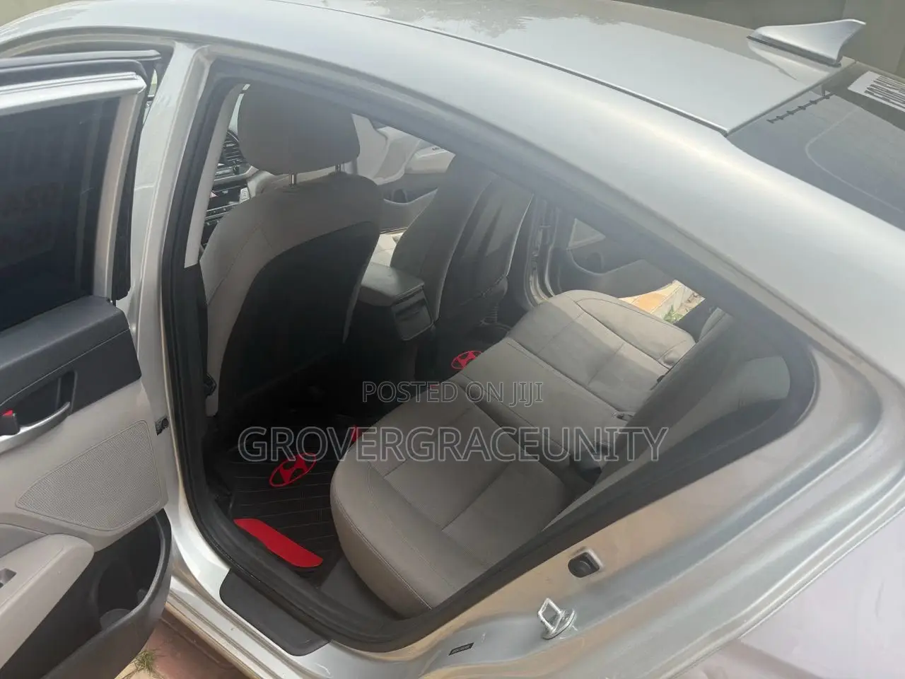 Hyundai Elantra SE Sedan FWD (2.0L 4cyl 6M) 2017 Brown