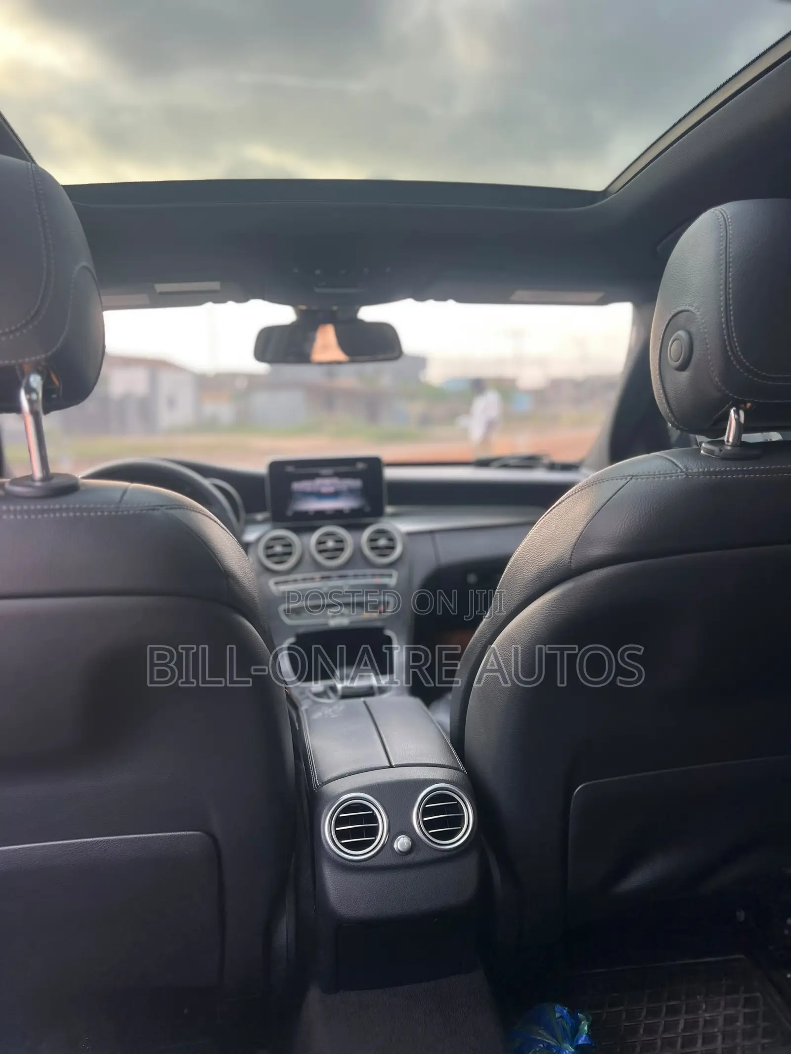 Mercedes-Benz C300 Luxury Sedan RWD (2.0L 4cyl 7A) 2016 Black