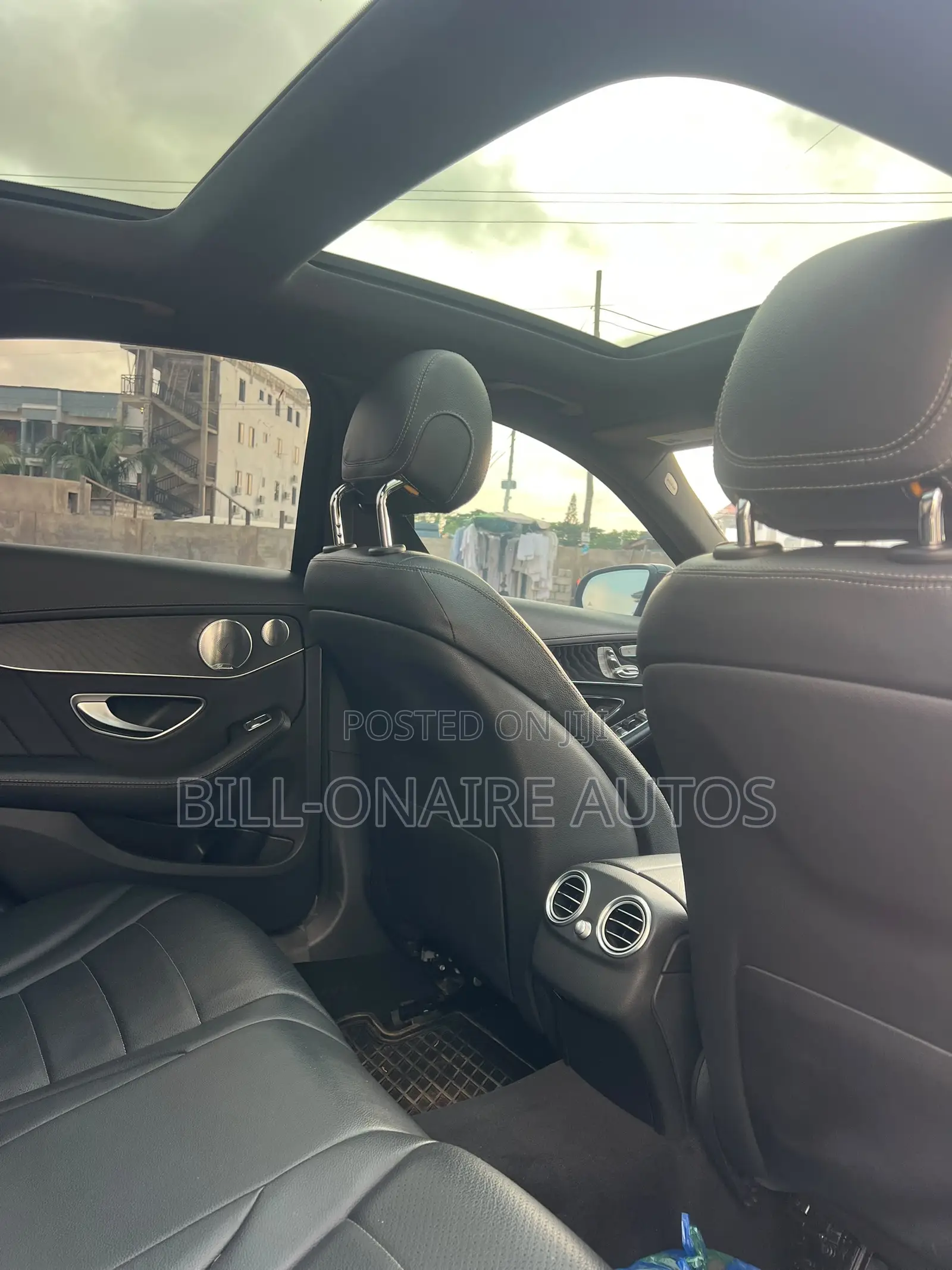 Mercedes-Benz C300 Luxury Sedan RWD (2.0L 4cyl 7A) 2016 Black