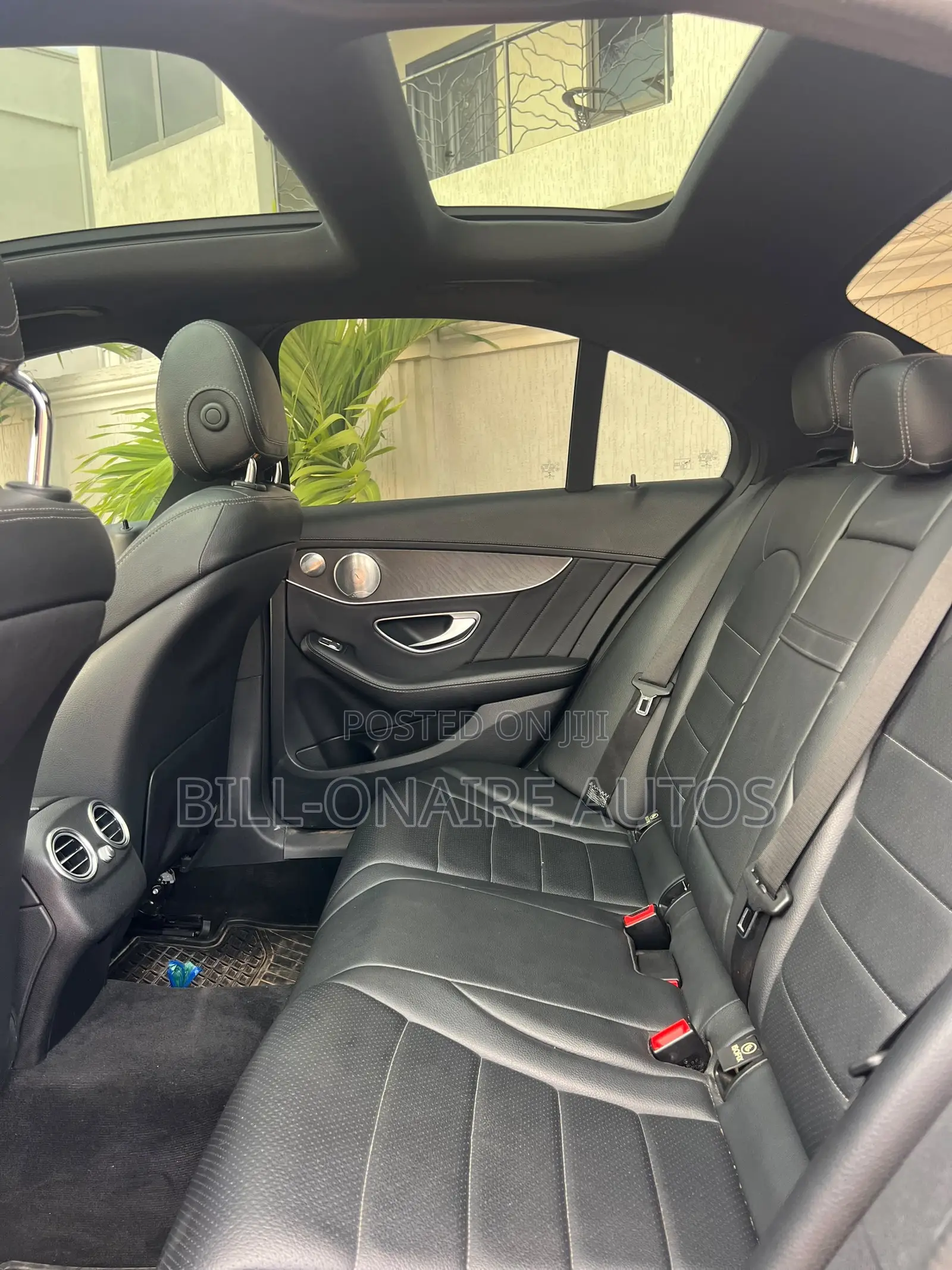 Mercedes-Benz C300 Luxury Sedan RWD (2.0L 4cyl 7A) 2016 Black