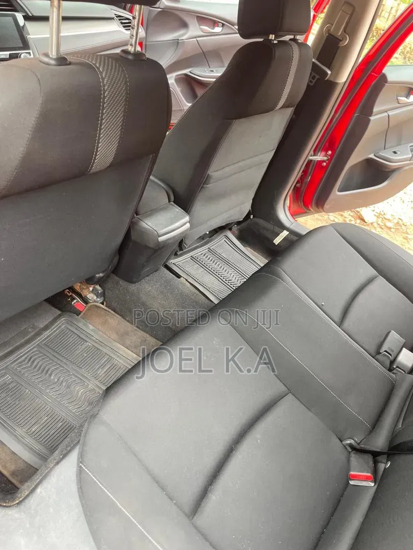 Honda Civic 2019 Red