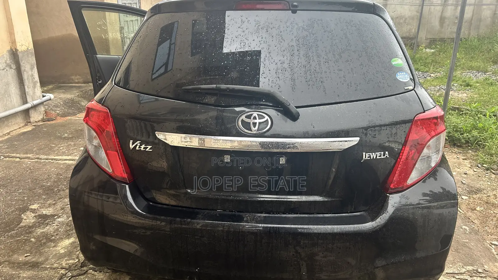 Toyota Vitz 1.3 AWD 3dr 2012 Black