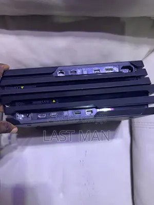 Playstation4 Pro 1TB Jailbreak With 15 Games ,FC27. Mk 11 Heat