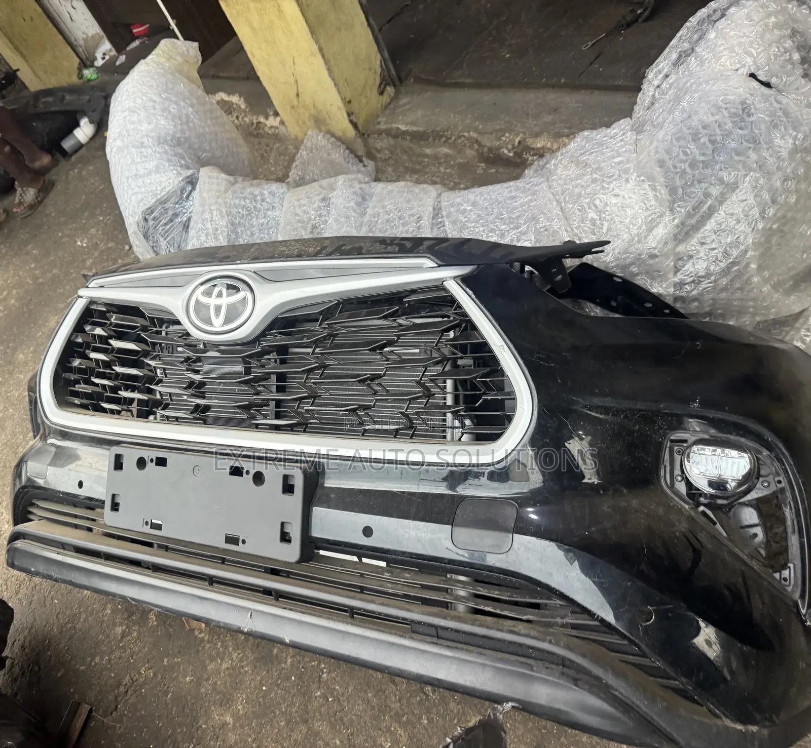 Toyota Highlander Le Awd 2023 Front Cut