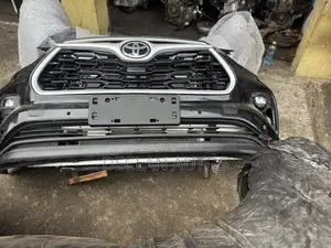 Toyota Highlander Le Awd 2023 Front Cut