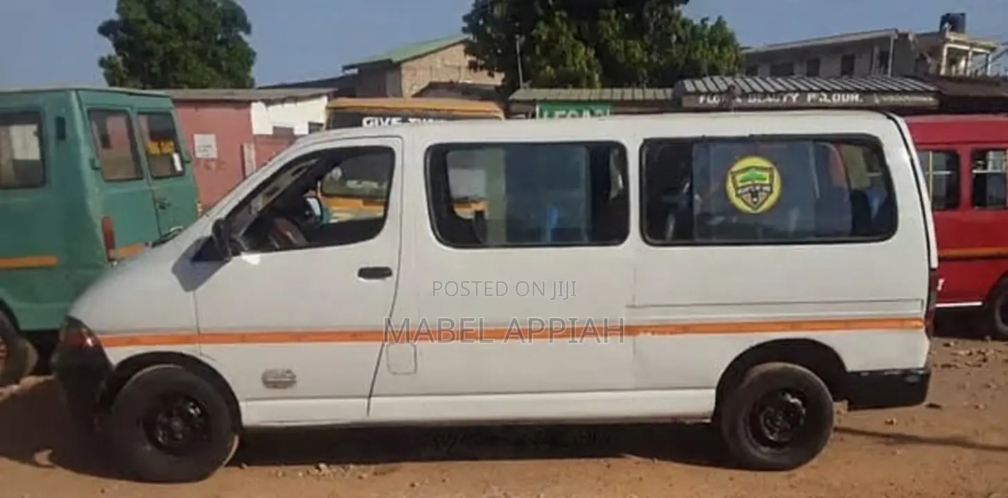 Toyota HiAce 2015 White