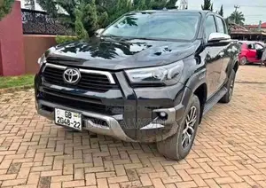 Toyota Hilux Revo Double Cab Deisel 2.4 AWD 2017 Black
