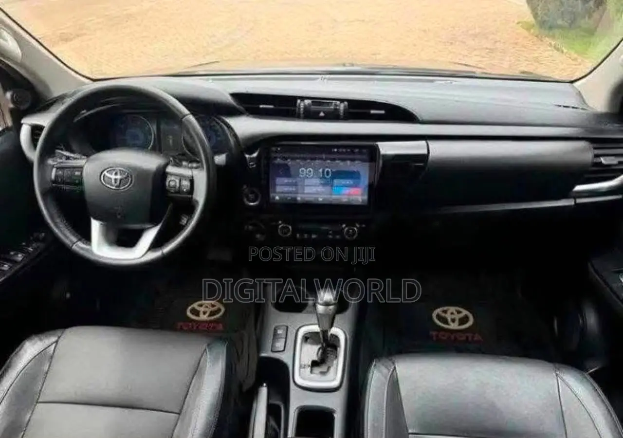 Toyota Hilux Revo Double Cab Deisel 2.4 AWD 2017 Black