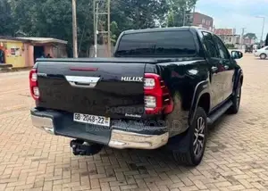 Toyota Hilux Revo Double Cab Deisel 2.4 AWD 2017 Black