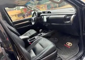 Toyota Hilux Revo Double Cab Deisel 2.4 AWD 2017 Black