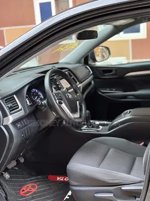Toyota Highlander LE 4x2 (2.7L 4cyl 6A) 2018 Black
