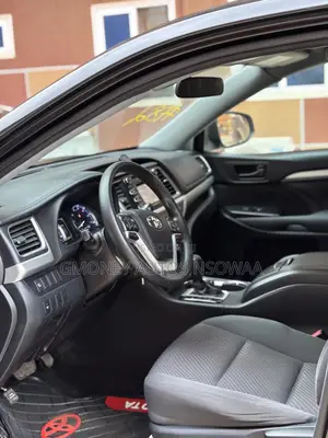 Toyota Highlander LE 4x2 (2.7L 4cyl 6A) 2018 Black
