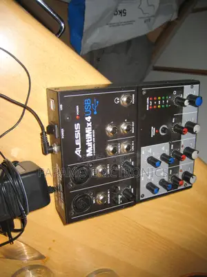 Alesis Multimix 4 Usb Mixing Console Black
