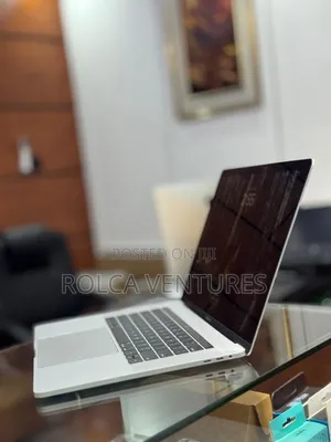Laptop Apple MacBook Pro 2018 16GB Intel Core i7 SSD 512GB