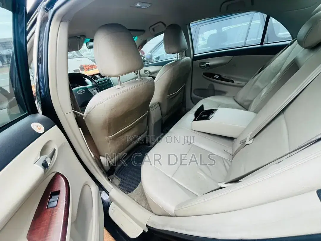 Toyota Corolla Altis 2017 Black