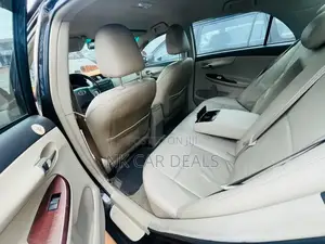Toyota Corolla Altis 2017 Black