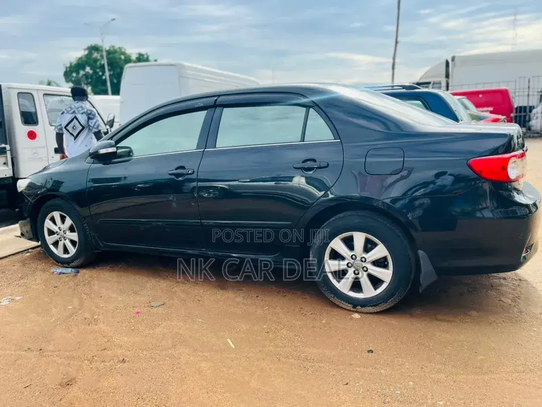 Toyota Corolla Altis 2017 Black
