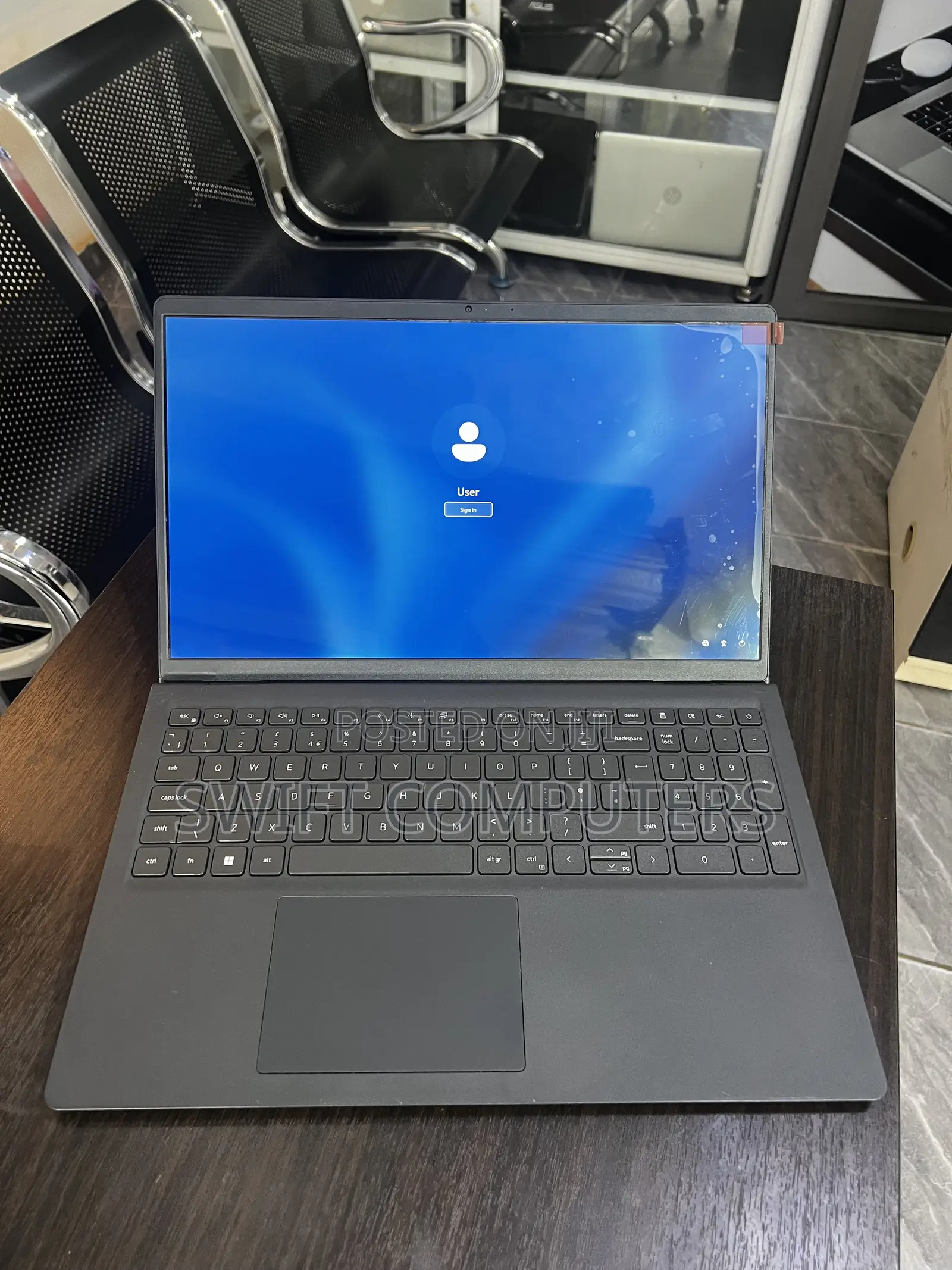 Laptop Dell Inspiron 15 3520 8GB Intel Core i7 SSD 256GB