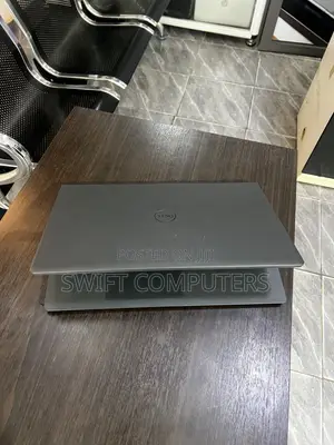 Laptop Dell Inspiron 15 3520 8GB Intel Core i7 SSD 256GB