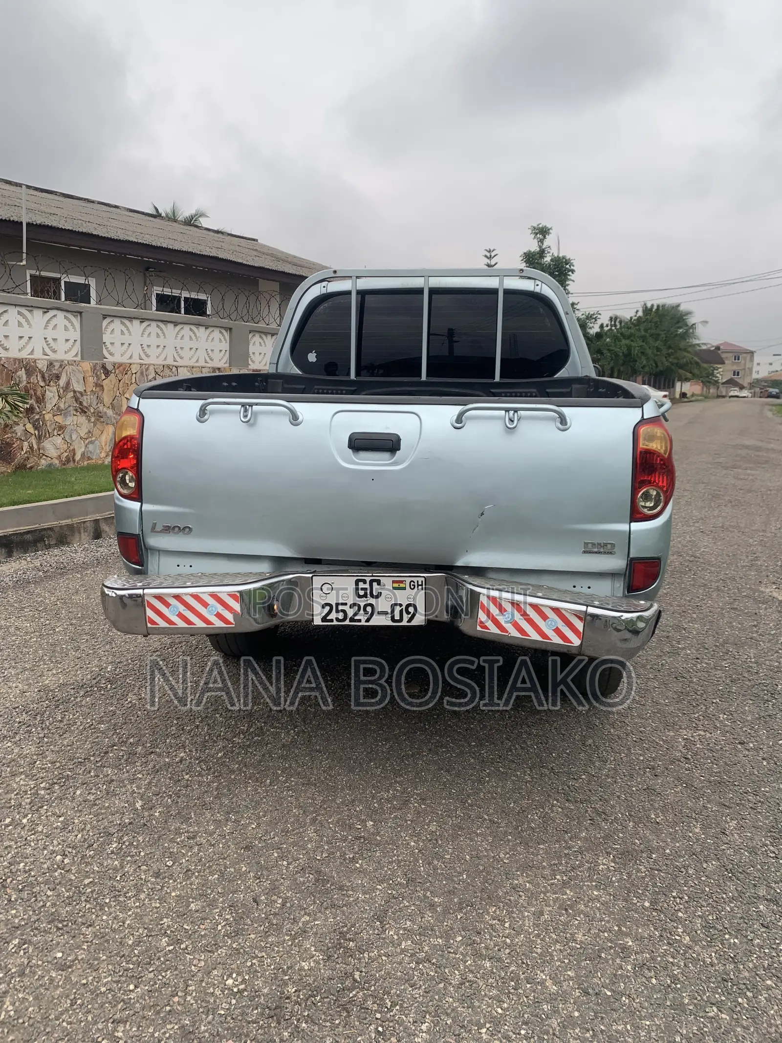 Mitsubishi L200 2010 Blue