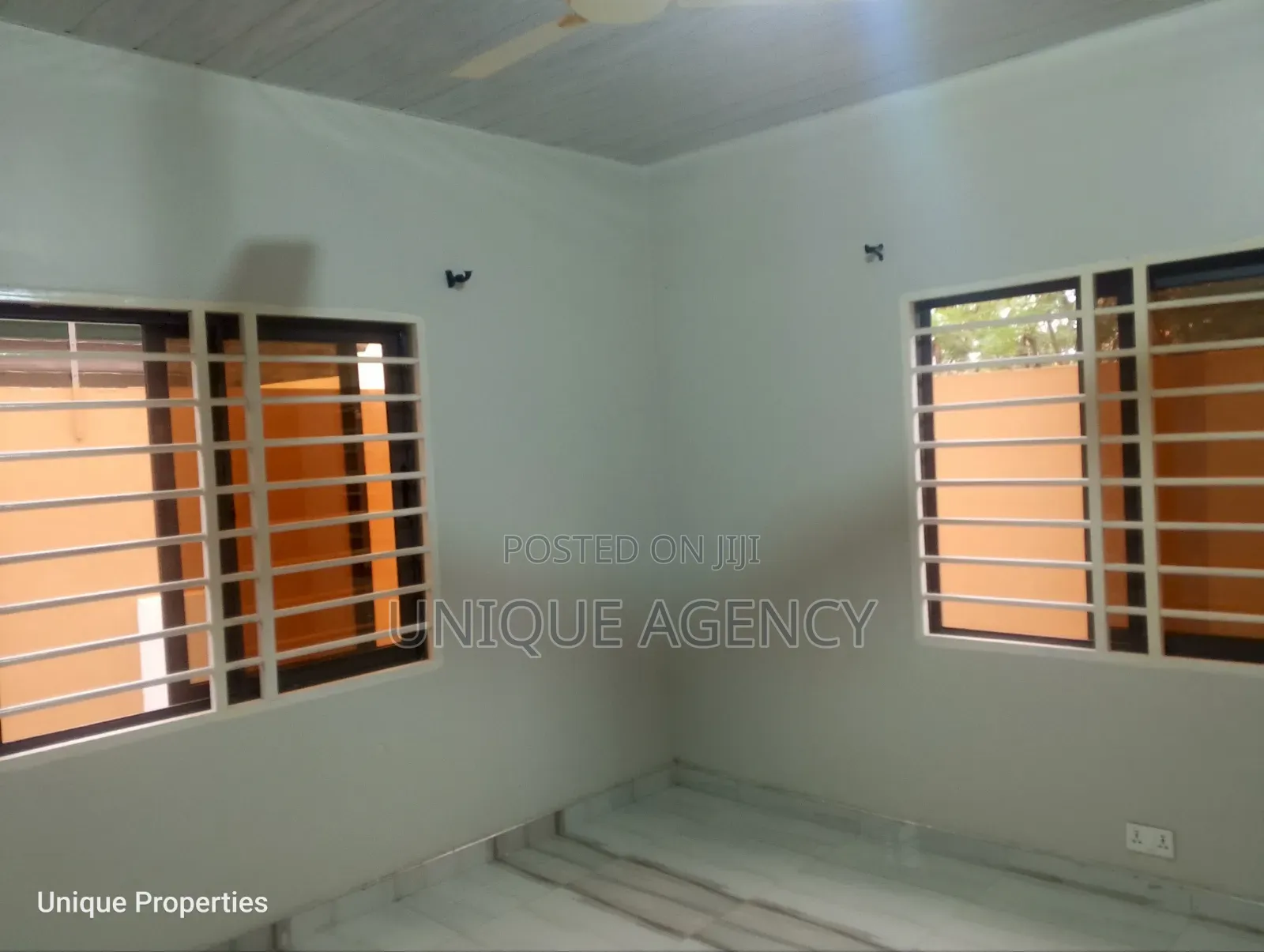 2bdrm Bungalow in Main Station for rent