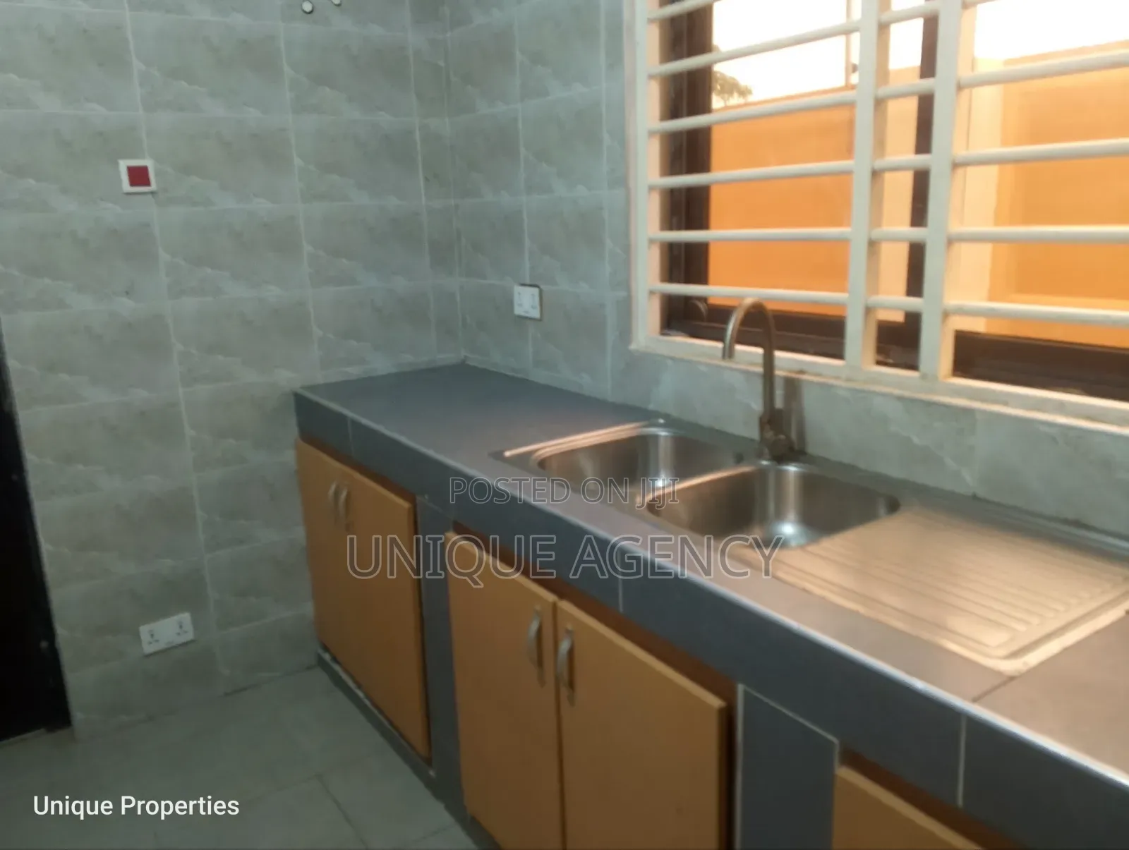 2bdrm Bungalow in Main Station for rent