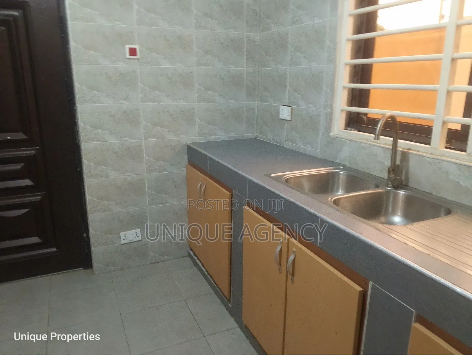 2bdrm Bungalow in Main Station for rent