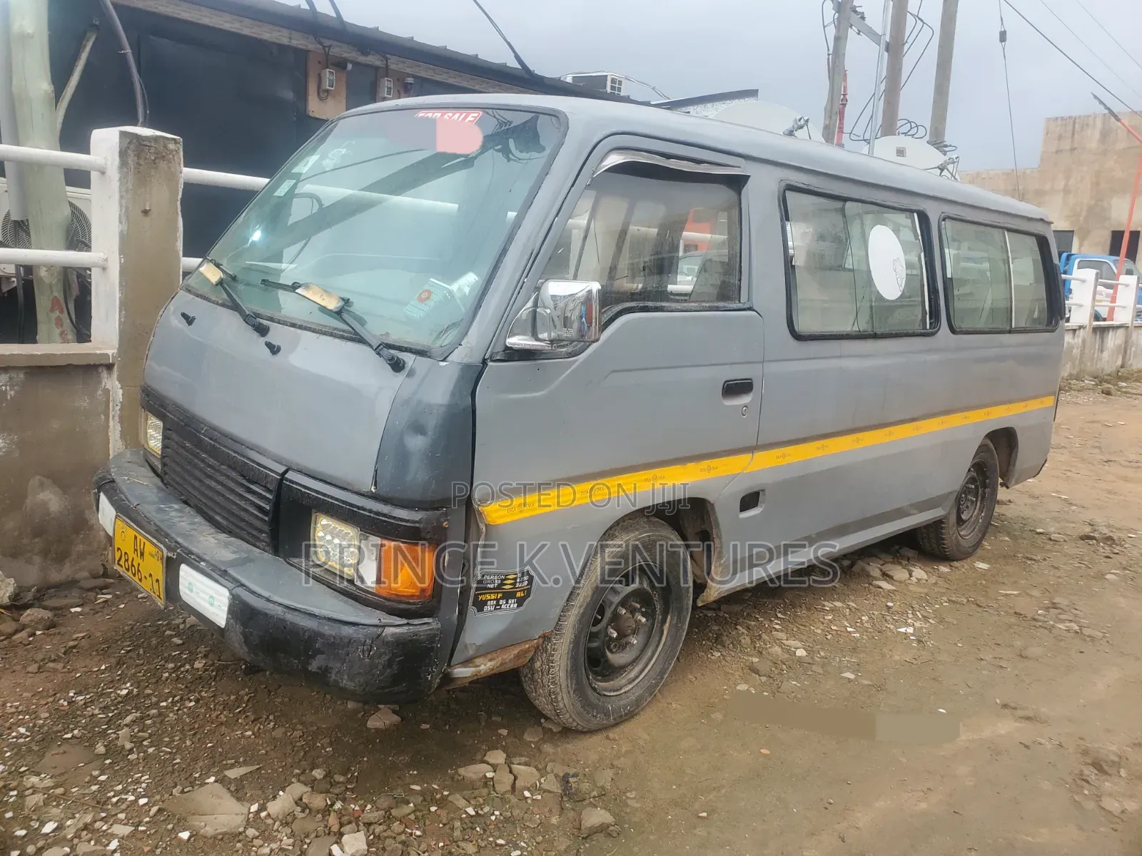 Nissan Caravan (Urvan) 1998 Grey