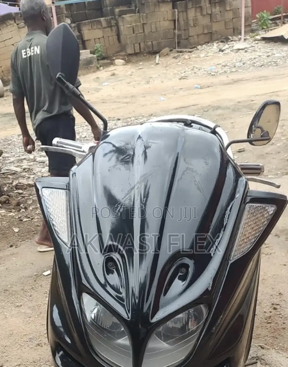 Yamaha Majesty 2023 Black