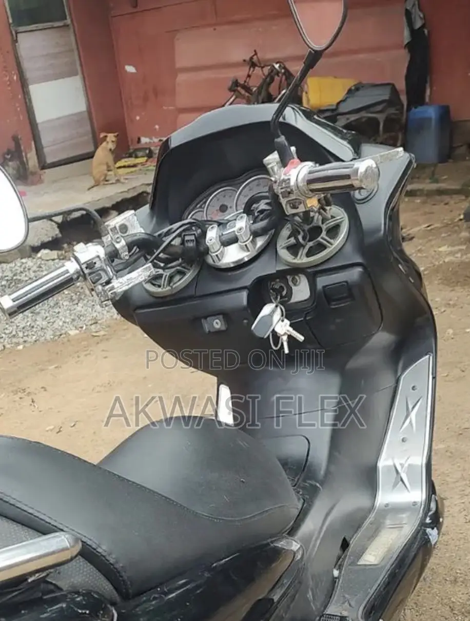 Yamaha Majesty 2023 Black