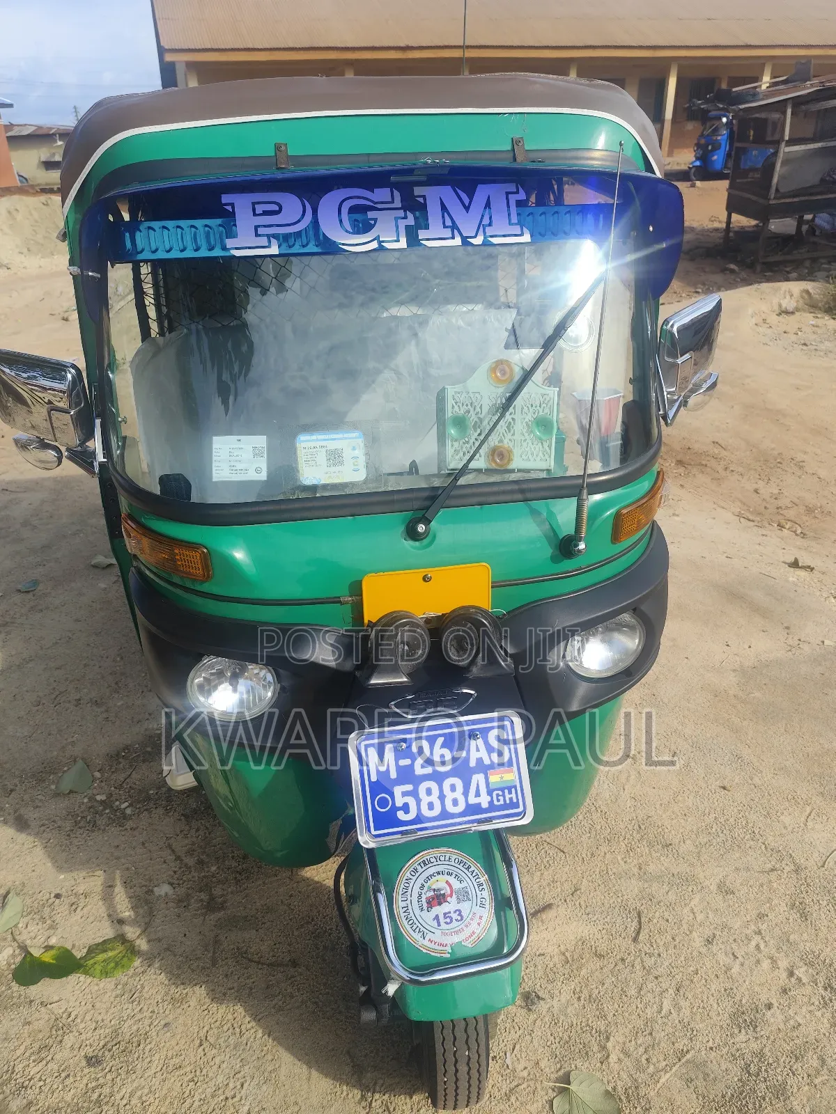Bajaj RE 2025 Red