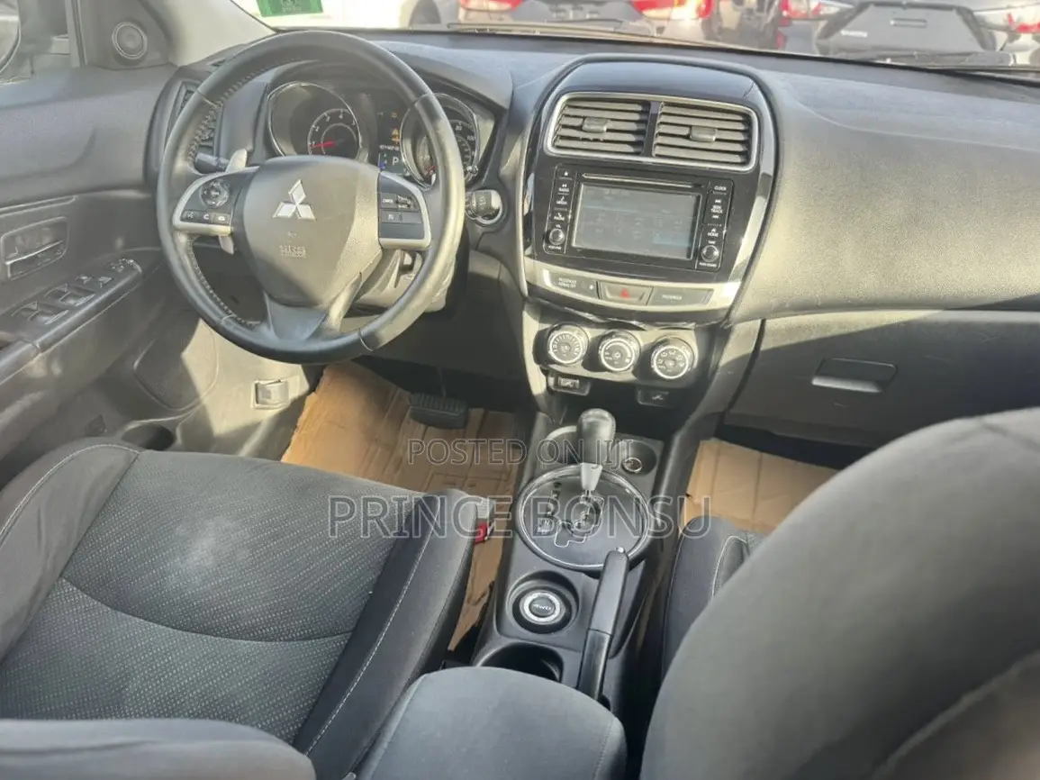 Mitsubishi Outlander 2016 Gray