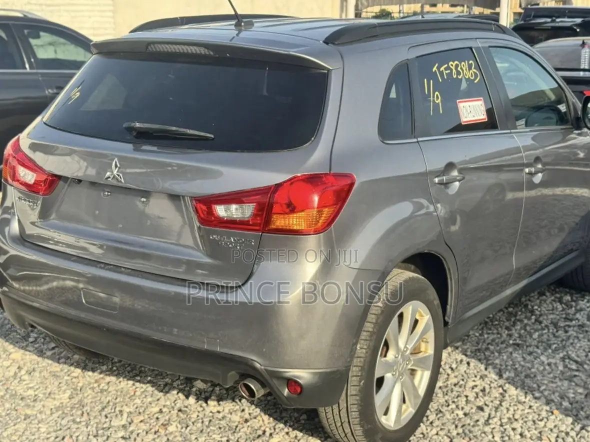 Mitsubishi Outlander 2016 Gray