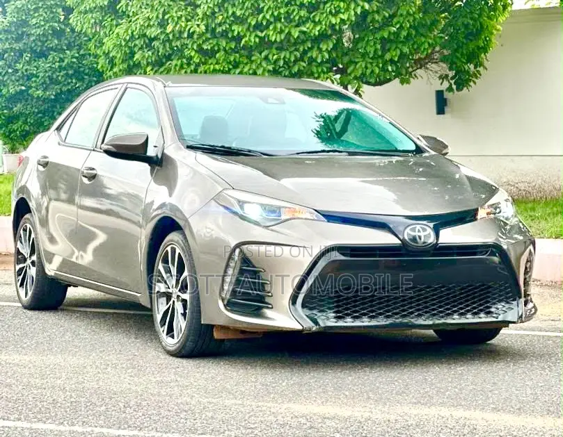 Toyota Corolla SE 4dr Sedan (1.8L 4cyl CVT) 2017
