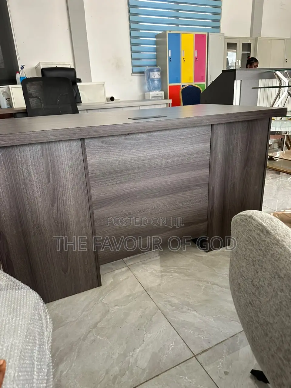 Heavy and Strong Straight Table
